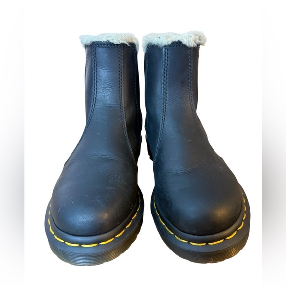 Dr. Martens 2976 Leonore Chelsea Fleece Lined Booties - Picture 5 of 7